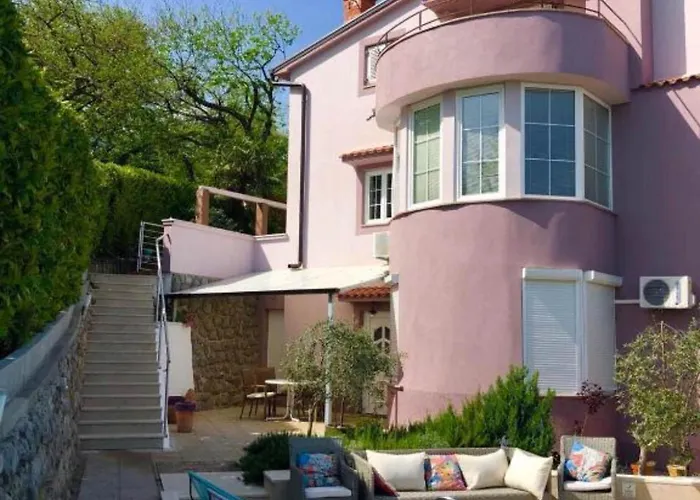 Two Bedroom With Sea View *